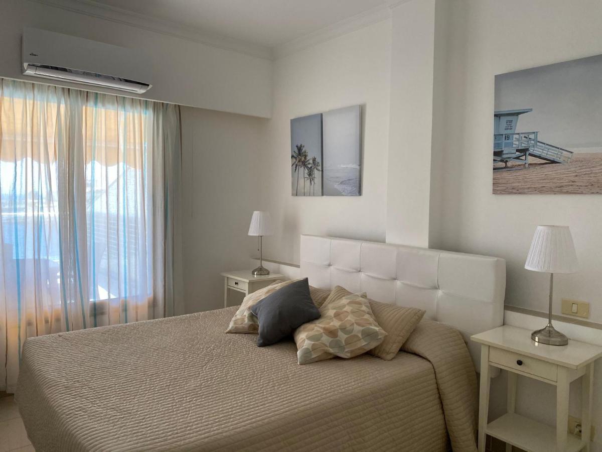 Billy'S Beachfront Apartment With Pool Access 莫甘海滩 外观 照片