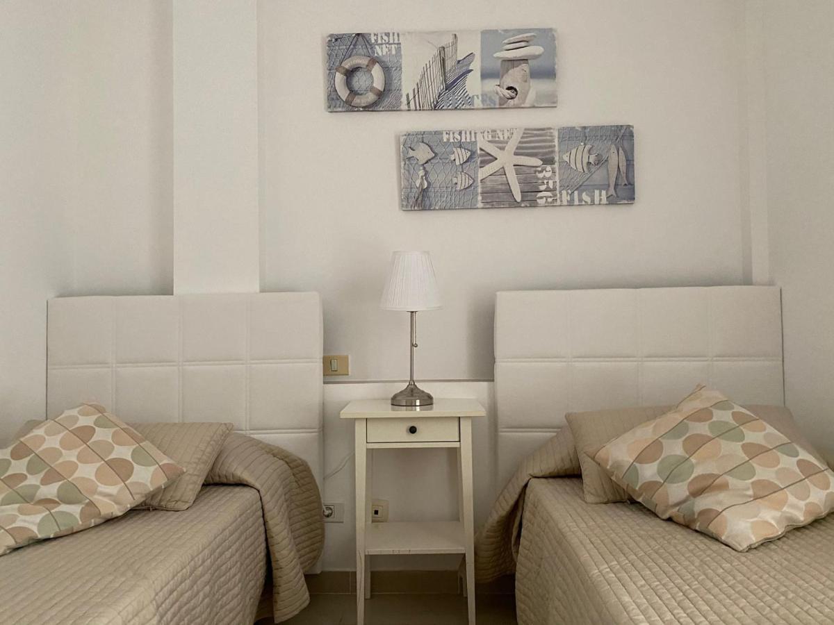 Billy'S Beachfront Apartment With Pool Access 莫甘海滩 外观 照片